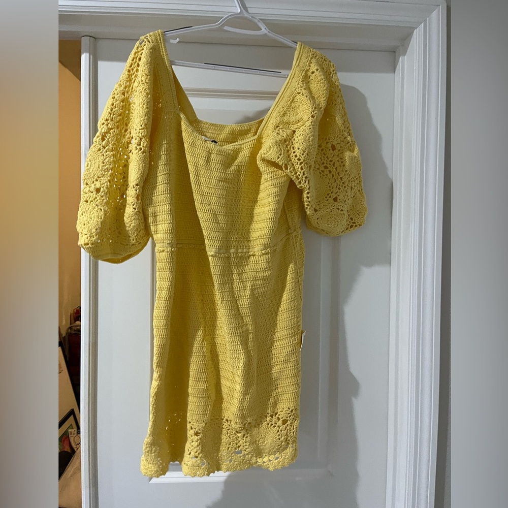 Let the sunshine crochet mini, size large Nwt
